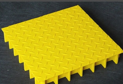 玻璃鋼蓋板相比其他材質(zhì)蓋板的優(yōu)勢